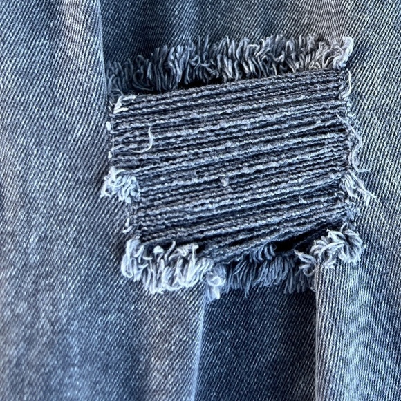 Hollister Ultra High Rise Gray Distressed Acid Wash Mom Jeans Size 28 - Picture 12 of 12